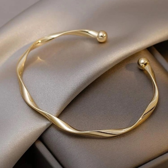 Jewelry - TWIST CUFF BRACELET